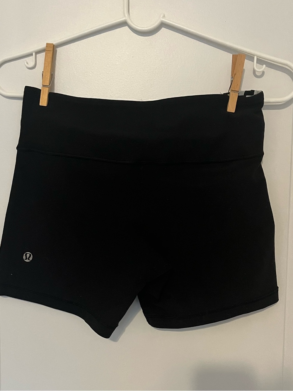 Lululemon Reverse Groove Short - Picture 5 of 7